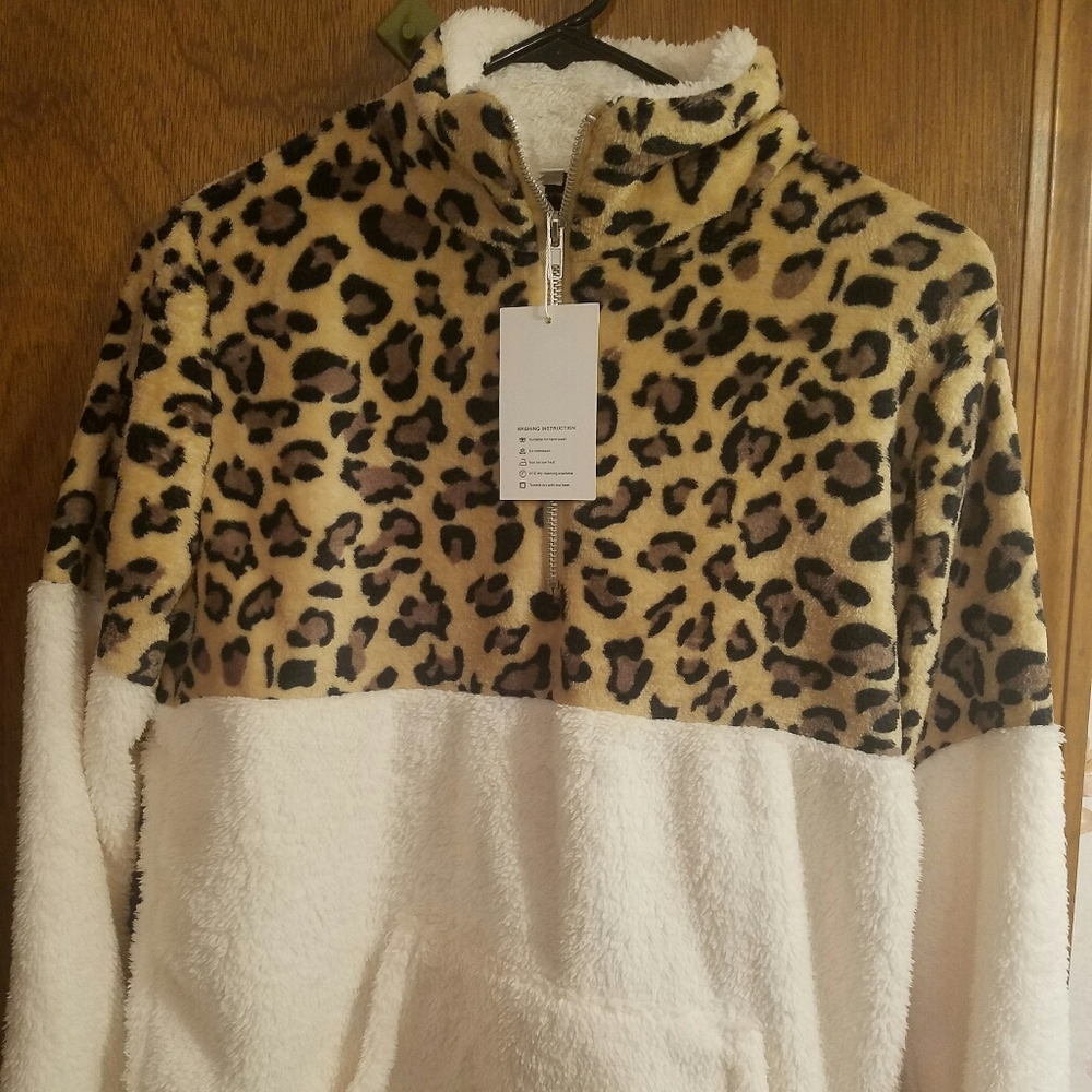 Leopard Print Pullover